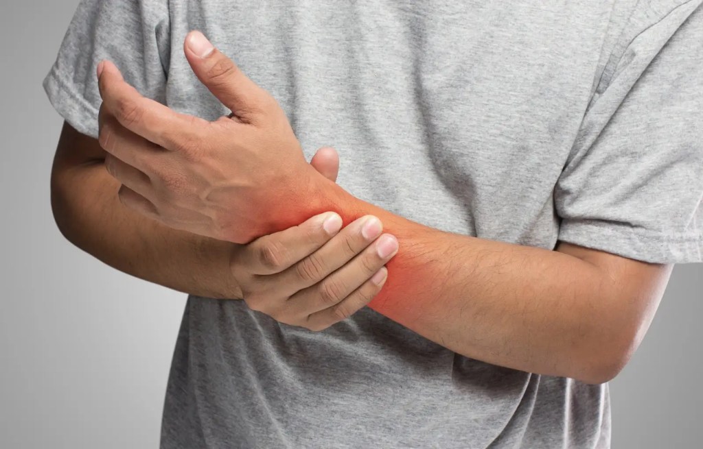 Dolor de muñeca por artrosis: una señal que no debes&nbsp;ignorar